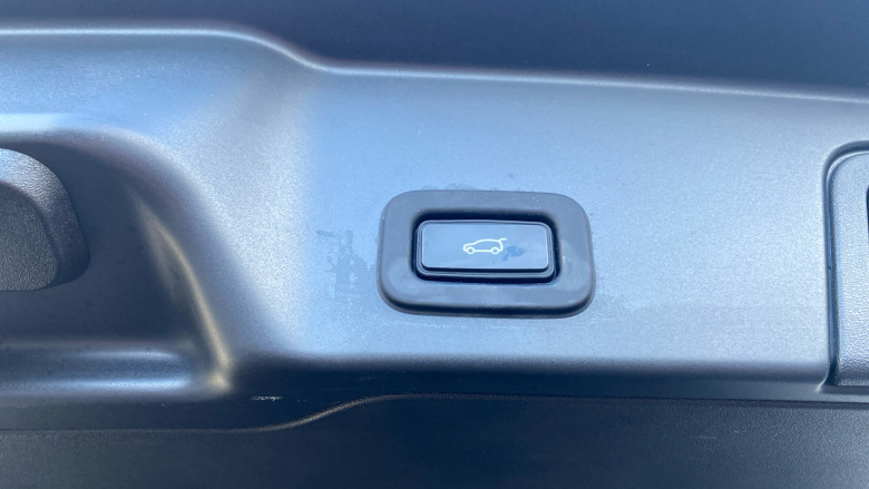 Land Rover Range Rover Evoque 2.0 D200 R-Dynamic SE 5dr Auto Diesel Hatchback